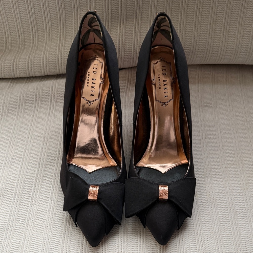 🖤Ted Baker London Azeline Bow Pumps - Black 🖤